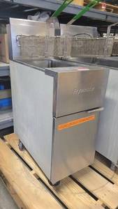lot 38547 image: Commercial Natural Gas Frymaster Deep Fryer AE Series Model GF40SD