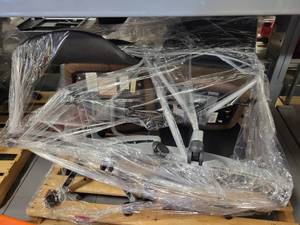 lot 38587 image: Lot of 4 Adjustable Office Chairs with Black Back amd Browm Seat