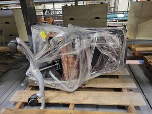 lot 38594 image: Lot of 2 Geo Design Mesh Back Adjustable Office Chairs