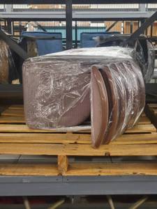 lot 38601 image: 6 Banquet Chairs - Pink - without Arms