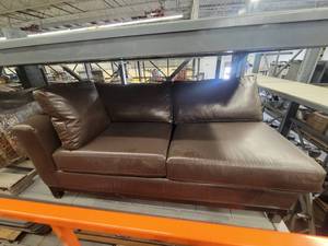 lot 38658 image: Brown Leather Chase