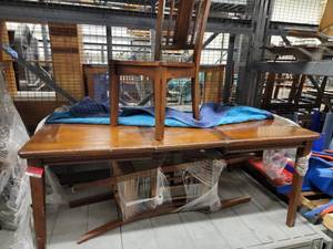 lot 38686 image: Wood Top Dining Table With (6) Matching Chairs