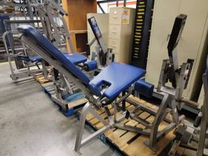 lot 38709 image: Hammer Strength Iso Lateral Leg Extension Machine