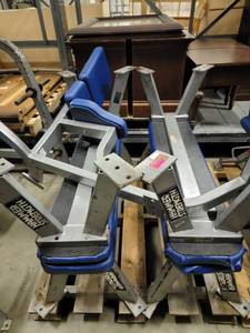 lot 38719 image: (4) Hammer Strength Flat Benches And 1 Incline Bench