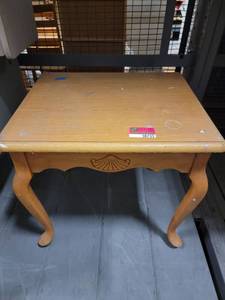 lot 38733 image: Oak Laminated Table