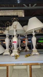 lot 38736 image: (4) Decorative Bedside Lamps