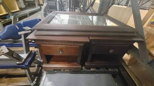 lot 38769 image: (4) Woodem Thomasville Nightstands and (2) Framed Mirros