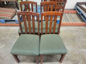 lot 38865 image: Lot of 4 Dining Chairs - Thomasville
