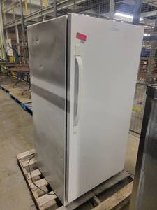 lot 38889 image: Fridedaire Refrigerator
