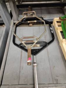 lot 38896 image: (2) Deadlift Bars