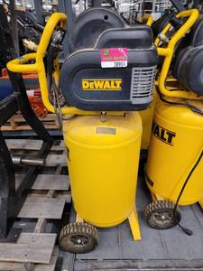 lot 38904 image: Dewalt 15 Gallon 1.6 Hp 5.0Cfm Portable Air Compressor