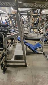 lot 38936 image: Nautilus Incline Bench