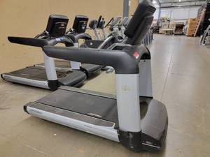 lot 39061 image: Life Fitness Treadmill Flexdeck System