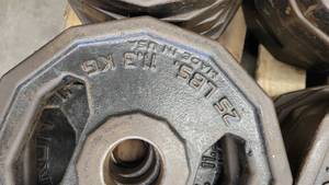 lot 38364 image: (6) Iron Grip 25lb Weight Plates