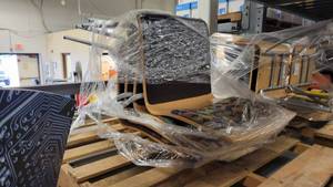 lot 38520 image: (4) Bar Height Chairs W Soft Cushions and a Metal Base