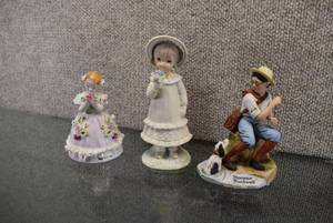 lot 1011 image: Lot of 3 Porcelain Figures  Ucagco, Lefton, Norman Rockwell