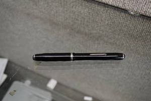 lot 1014 image: Vintage Black Easterbrook Lever Fountain Pen  Easterbrook  8996