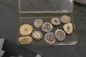 lot 1021 image: Lot of 10 Buttons Made of Horn  Hand Made in Kansas