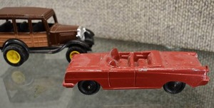 lot 1034 image: Lot of 2 Oldsmobile and Ford Model A  Tootsietoy  O 5.5 x 1.25 F 5.25 x 2.5