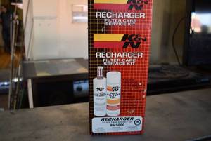 lot 3007 image: Recharger Filter Care Service Kit  K&N
