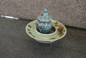 lot 3013 image: Vintage Lot of 2 Famille Rose Mini Jar and Porcelain Wax Catcher  3.5 x 1.75 and 4.5