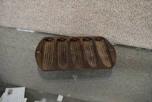 lot 3022 image: Vintage Cast Iron Cornbread Pan  Made in USA  9 x 5.5