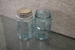 lot 3038 image: Lot of 2 Atlas Strong Shoulder Jars  Atlas  5 x 3