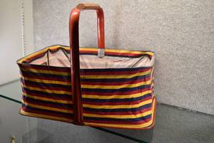 lot 3044 image: Fold-Out Shopping Picnic Basket  Fold-Away Basket Co.  14 x 16 x 11