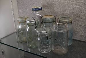 lot 3047 image: Lot of 5 Atlas E-Z Seal Wire Side Jars  Atlas  7.5 x 4 and 5.25 x 3