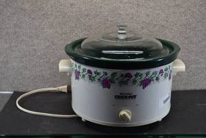 lot 6028 image: Stoneware 5 Quart Slow Cooker Crock Pot  Rival  3355