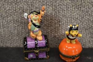 lot 6052 image: Lot of 2 Tigger and Winnie the Pooh Halloween Trinket Boxes  Disney  4 and 3