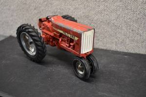 lot 6086 image: Vintage Diecast 890 Tractor  Tru Scale  9 x 4.5 x 5.5