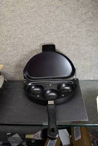 lot 6090 image: Omelette Pan Egg Poacher