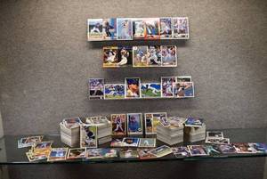 lot 7029 image: Lot of 1500  Major League Baseball Cards  Various Years and Sets