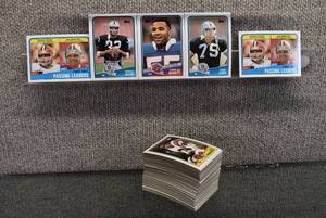 lot 9692 image: Lot of 1987 Topps NFL Football Cards
