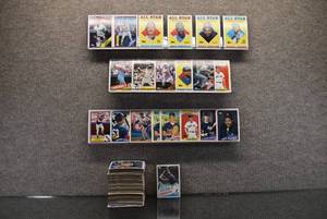 lot 9825 image: Lot of Topps Baseball Cards 1985-1989