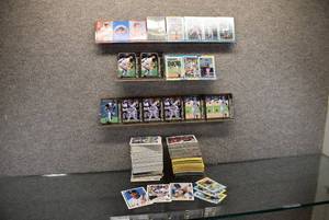 lot 9832 image: Lot of Major League Baseball Cards Assorted Years and Sets