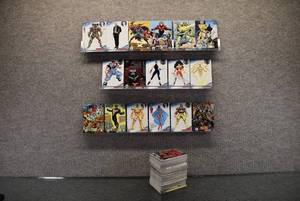 lot 9835 image: Lot of 1994 Topps Dark Horse Comic Cards