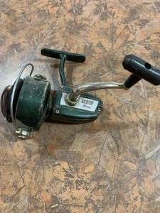 lot 2130 image: Vintage Fishing Reel  Zebco  35XRL