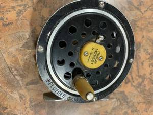 lot 2143 image: Vintage Fishing Reel  Pflueger Medalist by Shakespeare  No. 1494 AK