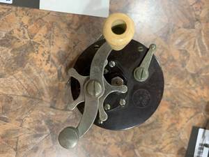 lot 2144 image: Vintage Fishing Reel  Penn  No. 85