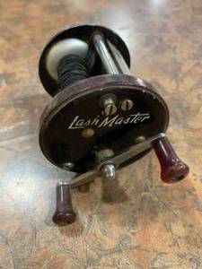 lot 2150 image: Vintage Fishing Reel  Lash Master