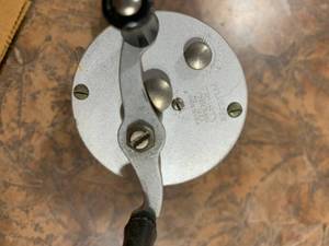 lot 2152 image: Vintage Fishing Reel  Pflueger Trusty  No. 1933