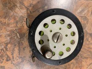 lot 2154 image: Vintage Fishing Reel  Pflueger Progress  No. 1774