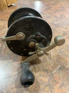 lot 2160 image: Vintage Fishing Reel  Penn  No. 85