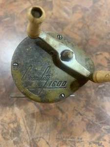 lot 2161 image: Vintage Fishing Reel  Ocean City  No. 1600
