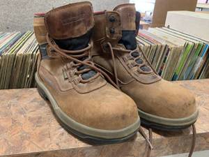 lot 6170 image: Mens Wolverine Multishox Boots  9M