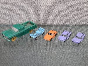 lot 3067 image: 4 Diecast Cars & 1 Plastic Toy Truck  Diecast Cars Made by Tootsietoy, Plastic Truck Marked Auburn