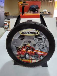 lot 3090 image: Matchbox Tara 2007 Large Wheel 30 Car Carry Case New With Tag