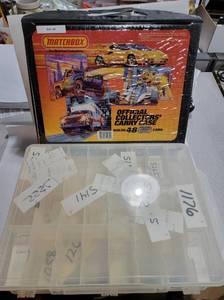 lot 3106 image: Lot of 2 Diecast Car Carry Cases  Both Cases Have Broken Handles